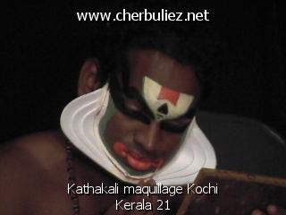 légende: Kathakali maquillage Kochi Kerala 21
qualityCode=raw
sizeCode=half

Données de l'image originale:
Taille originale: 121554 bytes
Heure de prise de vue: 2002:02:23 14:43:48
Largeur: 640
Hauteur: 480
